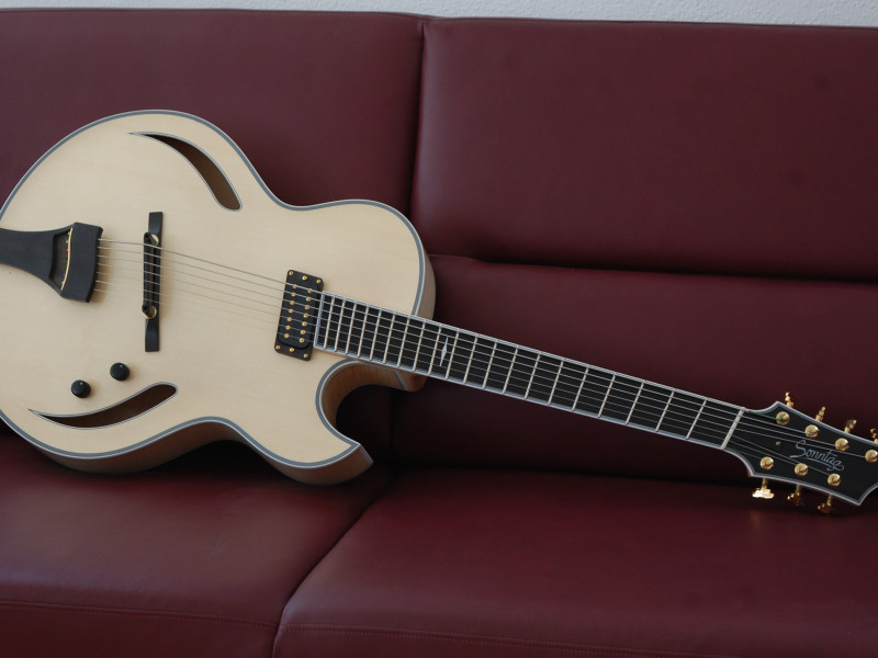 Neues Modell: J17H Brigit mit F&auml;chergriffbrett