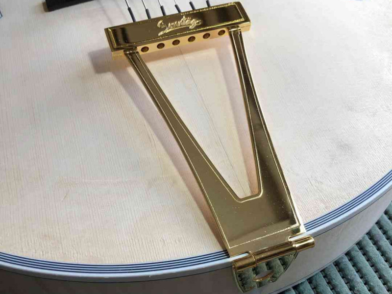 Sonntag-Design Saitenhalter